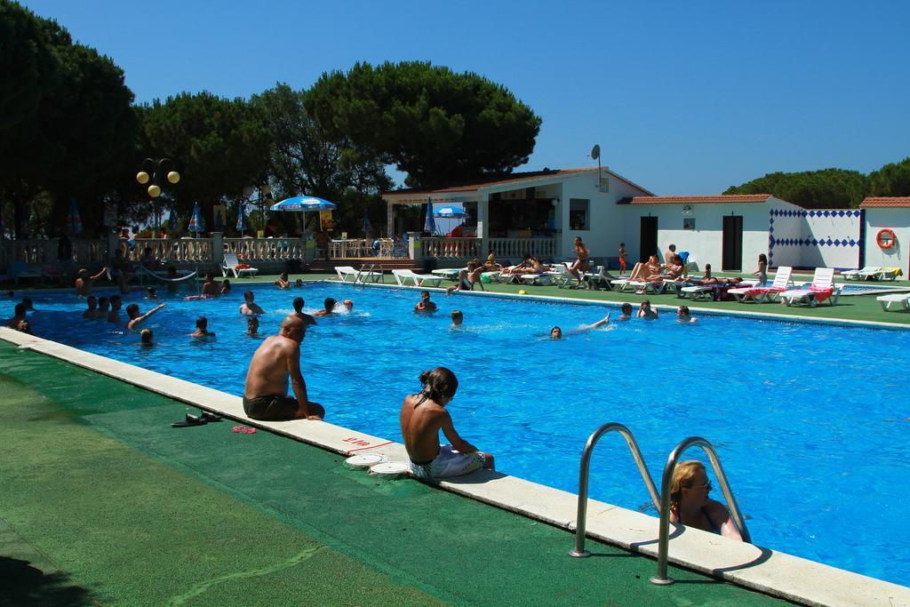 Camping Roca Grossa Calella Ngoại thất bức ảnh