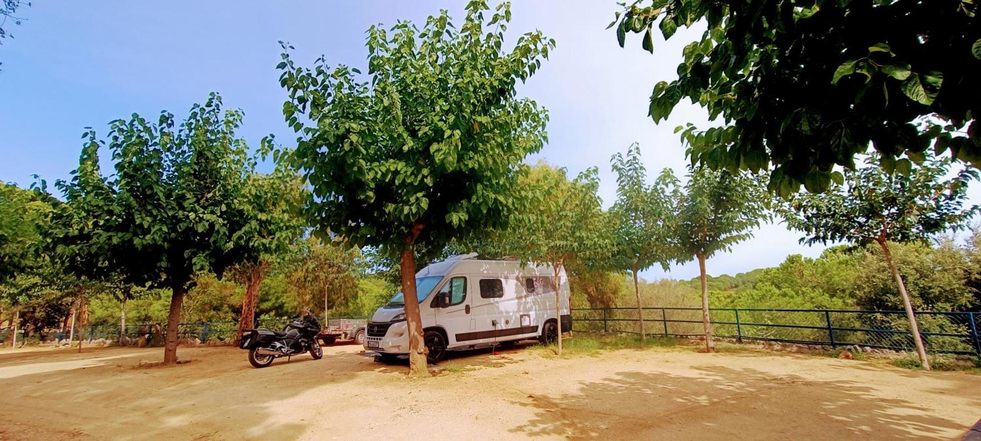 Camping Roca Grossa Calella Ngoại thất bức ảnh