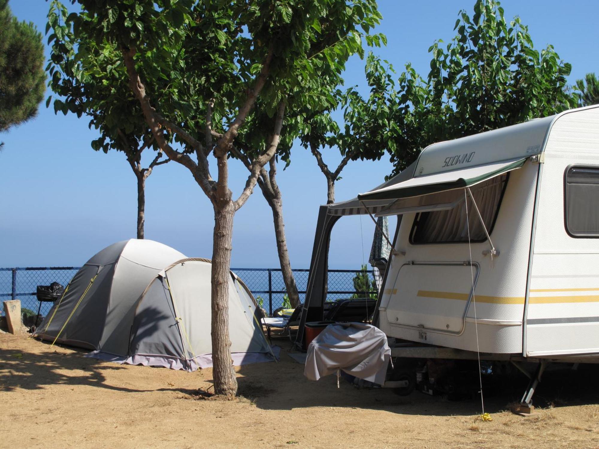 Camping Roca Grossa Calella Ngoại thất bức ảnh