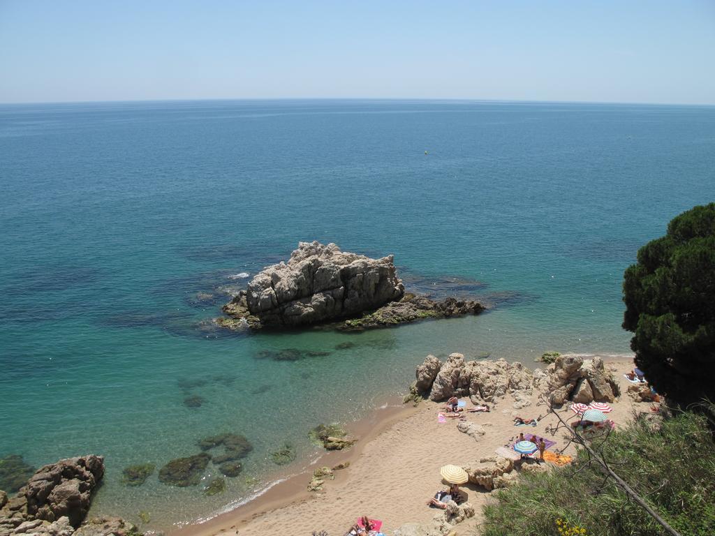 Camping Roca Grossa Calella Ngoại thất bức ảnh