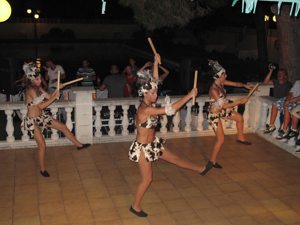 Camping Roca Grossa Calella Ngoại thất bức ảnh
